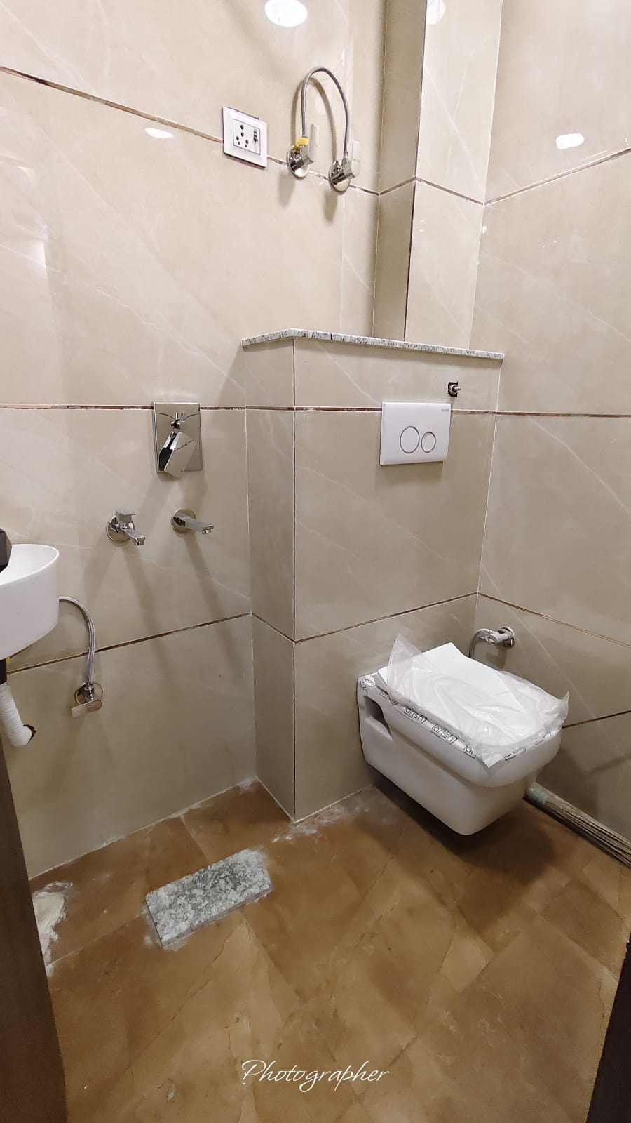 Purchase a 2BHK Flat on Rama Park Road in Mohan Garden, Uttam Nagar, New Delhi.