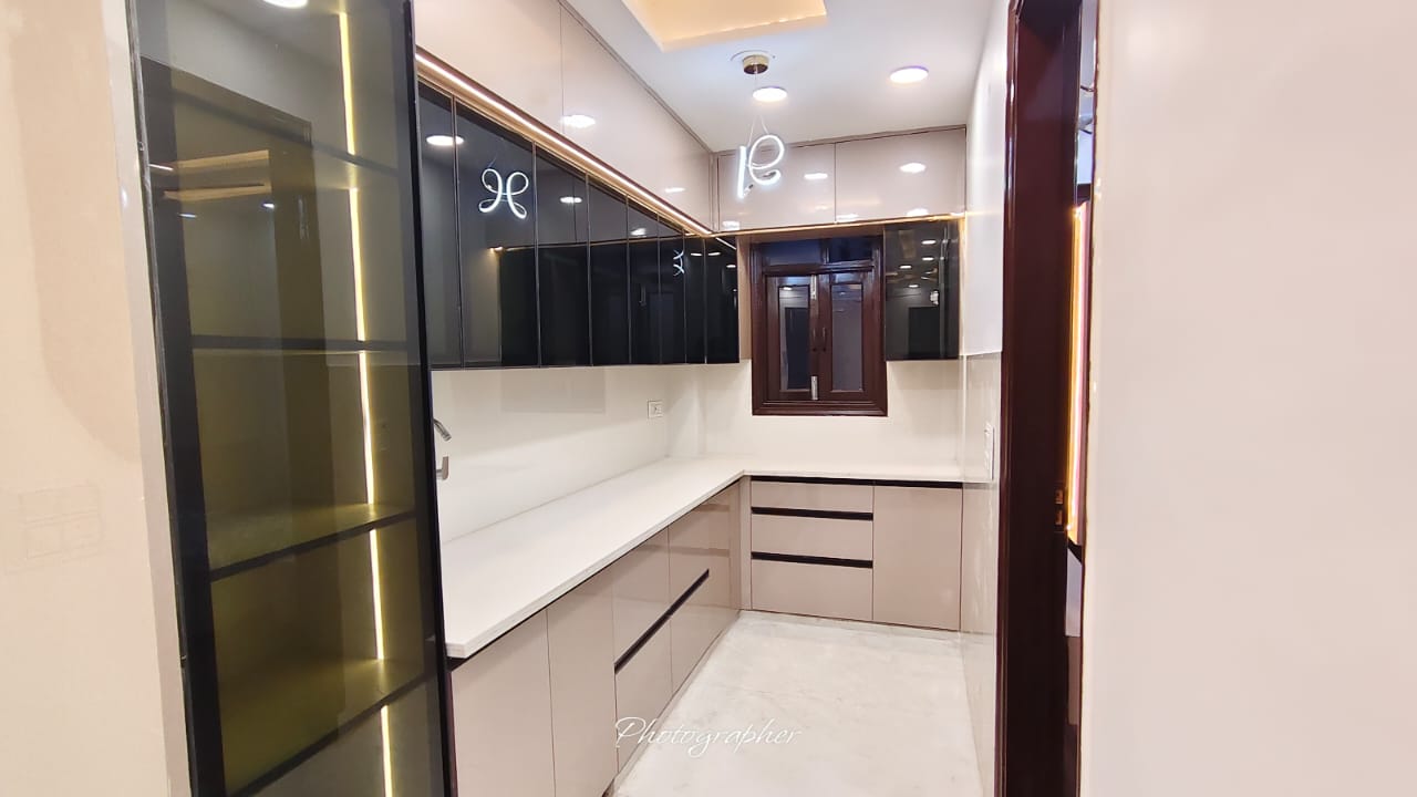 3 BHK Flat for Sale in Mohan Garden, Rama Park Road – Front Side | Lift & Parking