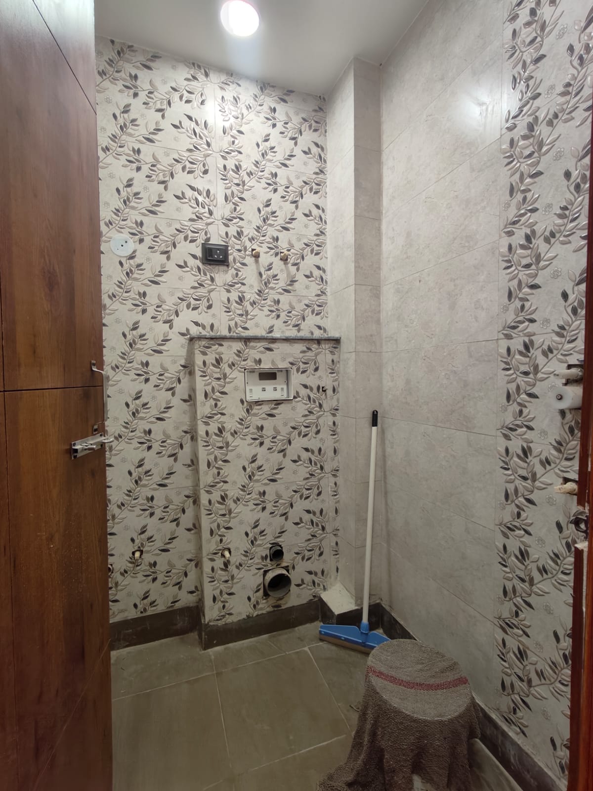 Buy Furniture 3BHK Flat  in  Mohan Garden – Uttam Nagar, New Delhi