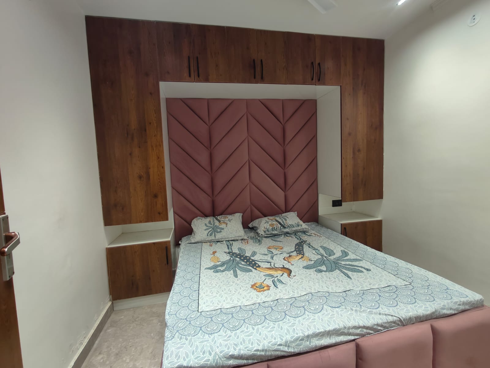 Buy Furniture 3BHK Flat  in  Mohan Garden – Uttam Nagar, New Delhi