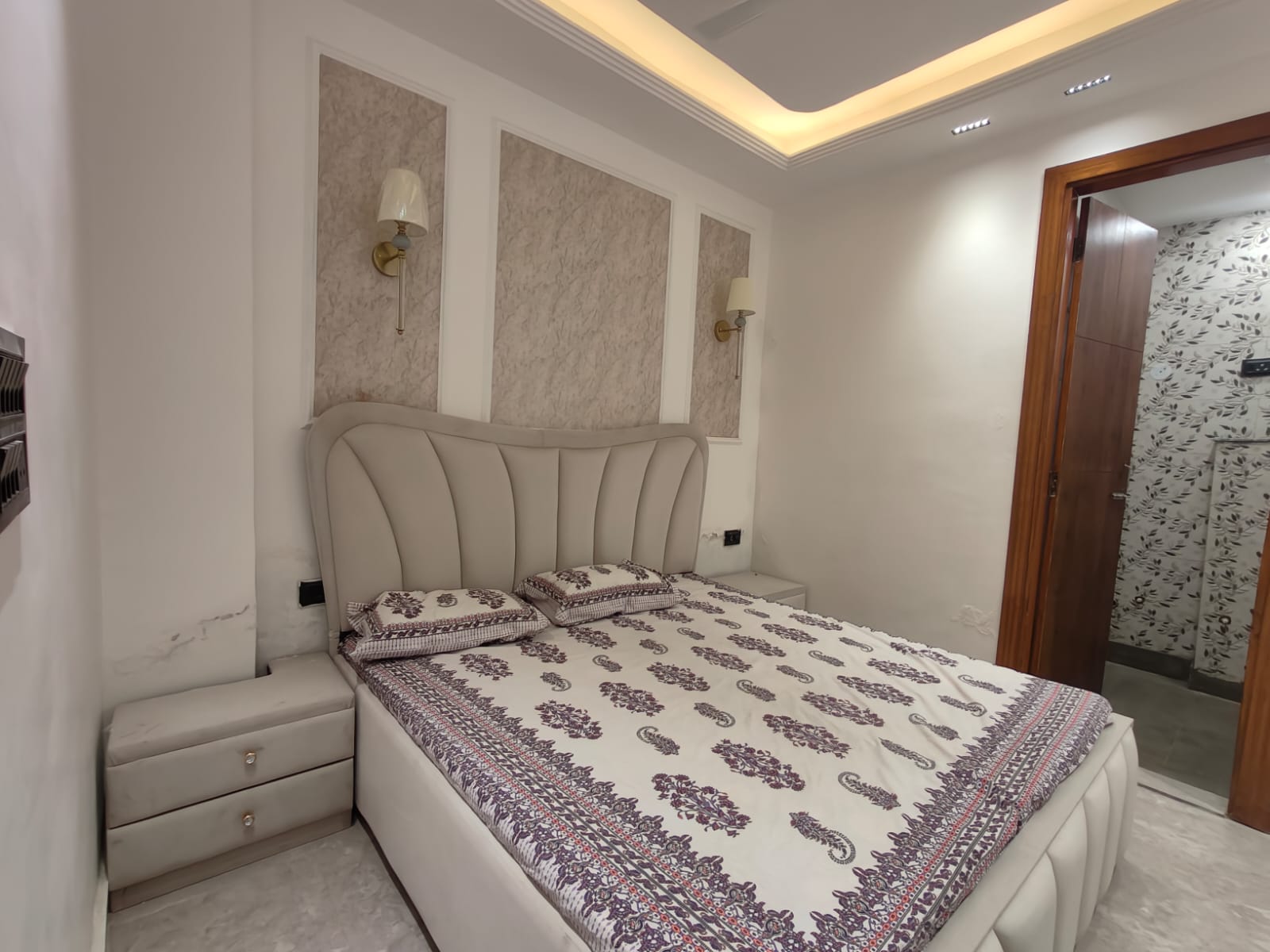 Buy Furniture 3BHK Flat  in  Mohan Garden – Uttam Nagar, New Delhi