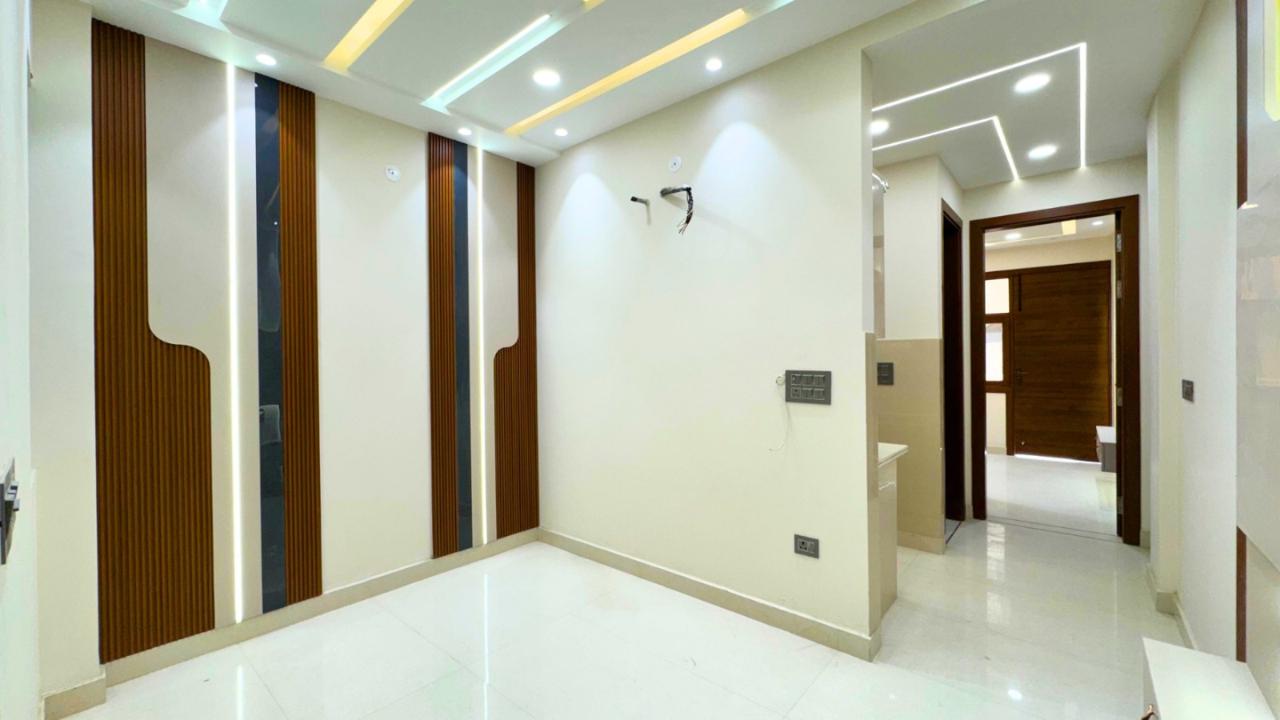 1 BHK Flat for Sale in Dwarka Mor, New Delhi