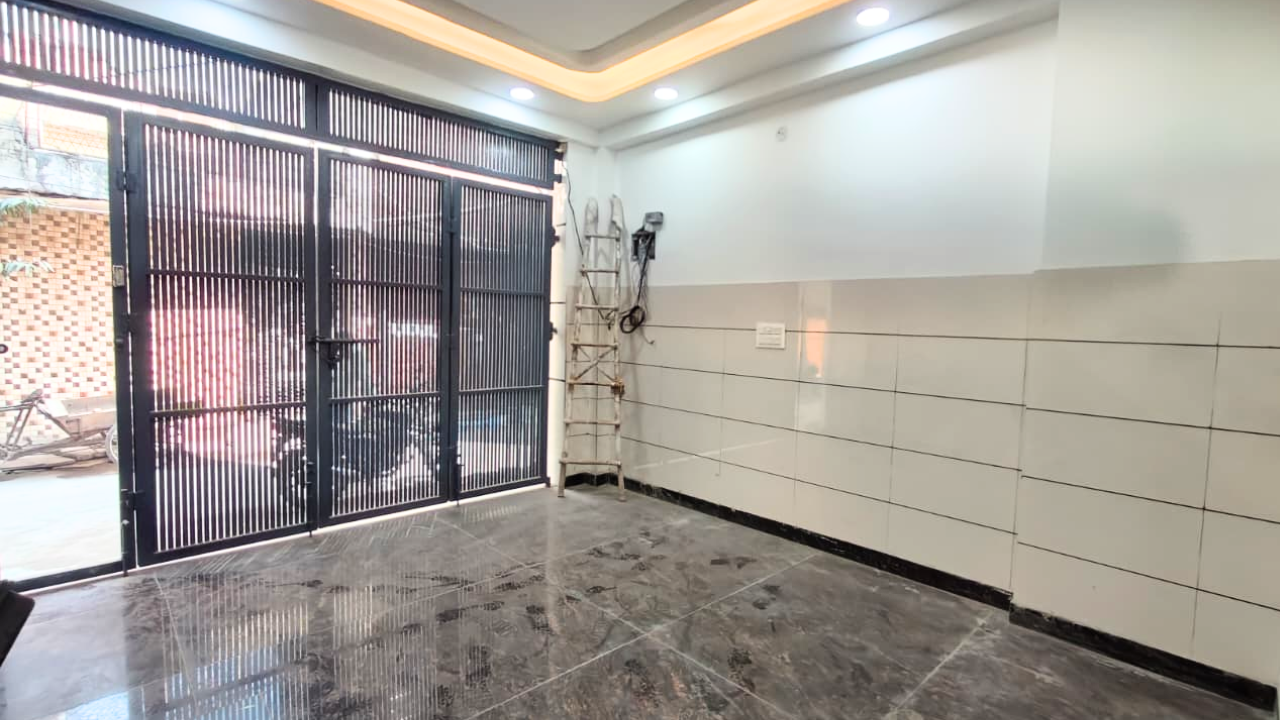 Jad Se Makan – Independent House for Sale in Mohan Garden, West Delhi