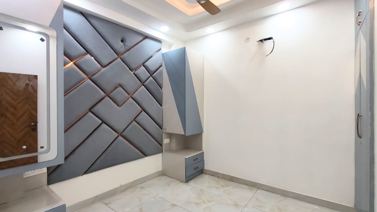 Jad Se Makan – Independent House for Sale in Mohan Garden, West Delhi