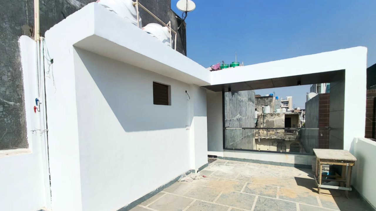 Jad Se Makan – Independent House for Sale in Mohan Garden, West Delhi