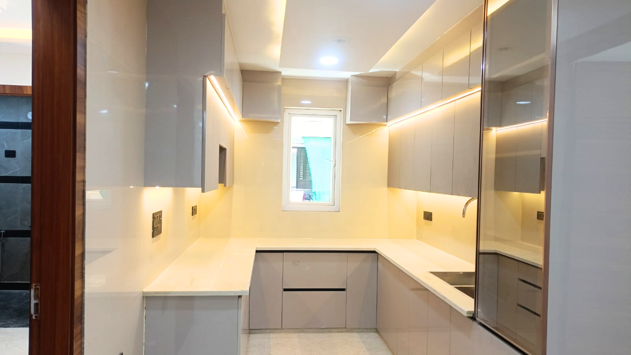 Premium 4 BHK Flat Near Nawada Metro Station | Sainik Nagar Best Price