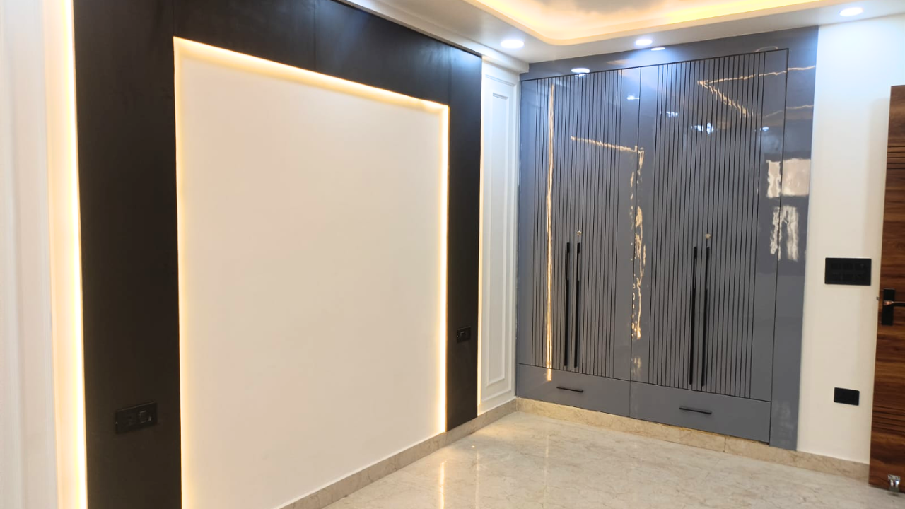 Premium 4 BHK Flat Near Nawada Metro Station | Sainik Nagar Best Price