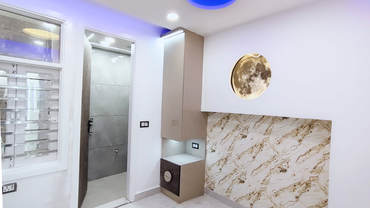 Spacious 1 BHK Flat in Mohan Garden, Dwarka Mor – Ready to Move