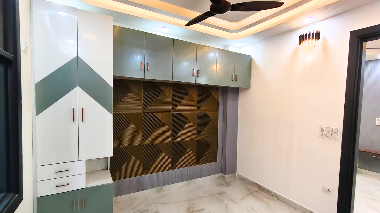1 BHK Flat for Sale in Dwarka Mor – Close to Metro Station
