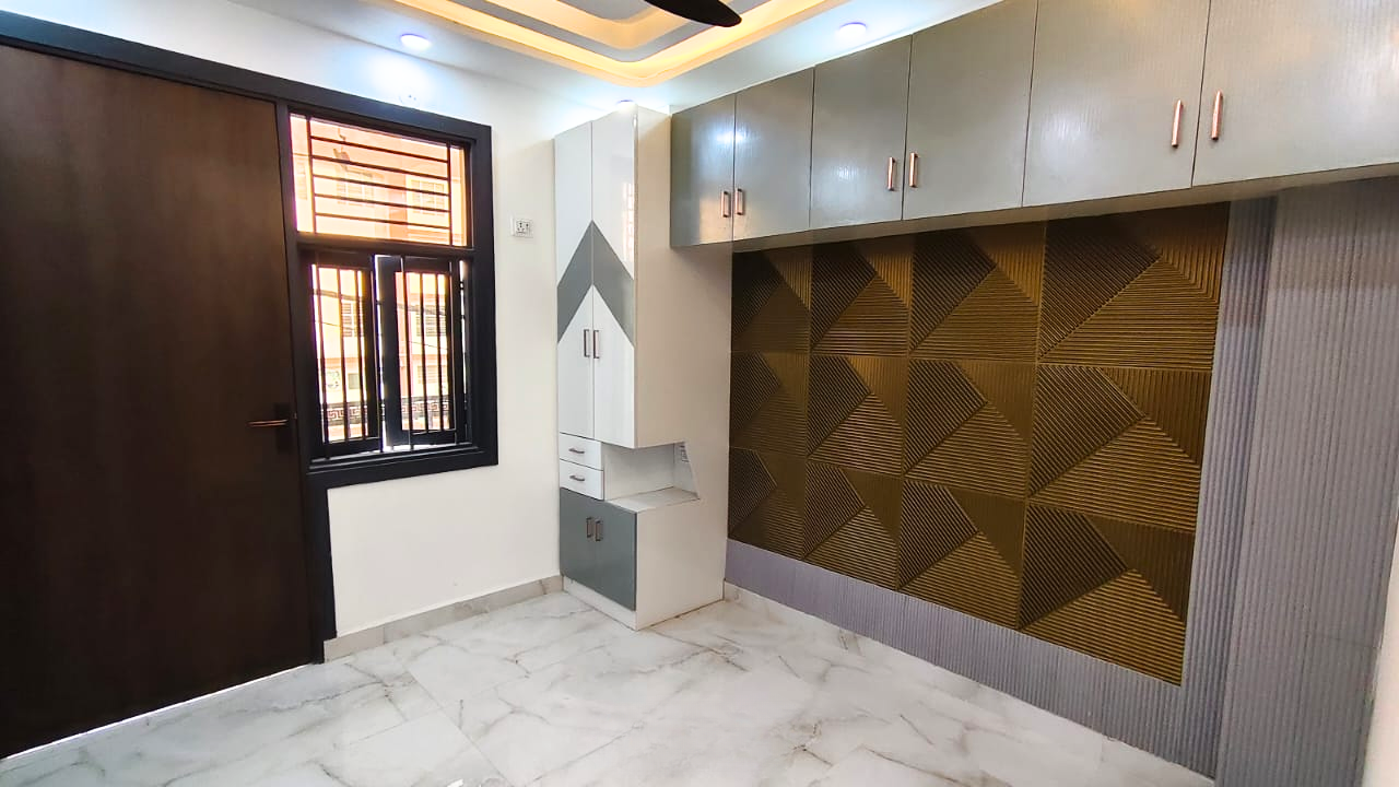 1 BHK Flat for Sale in Dwarka Mor – Close to Metro Station