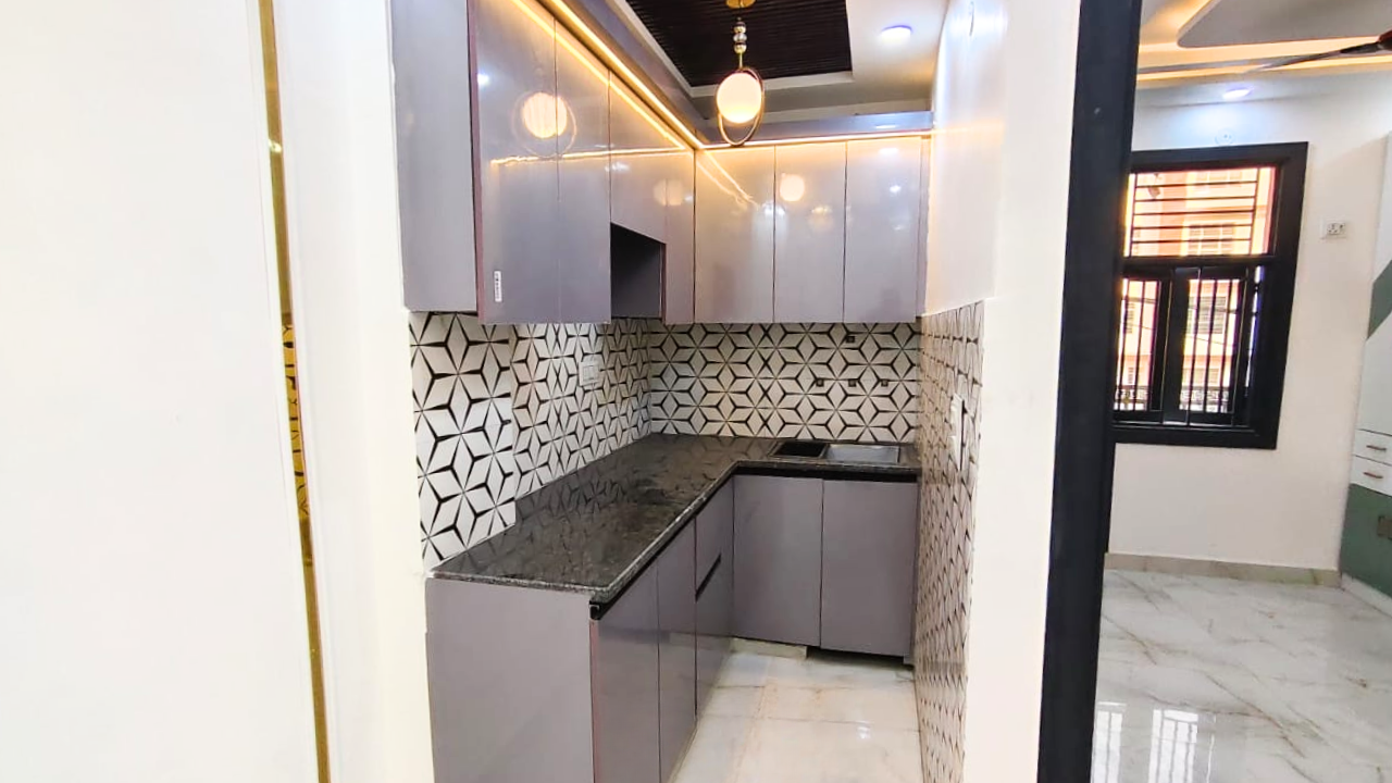 1 BHK Flat for Sale in Dwarka Mor – Close to Metro Station