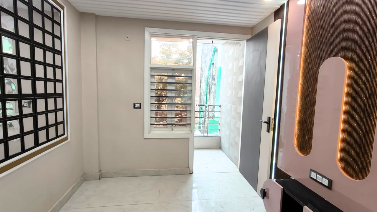 1 BHK Flat for Sale in Mohan Garden, Uttam Nagar – Ready to Move