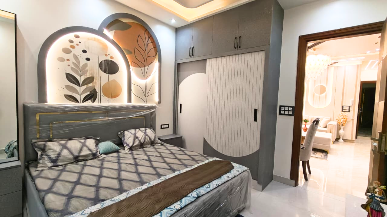 Spacious Front Facing 4 BHK Flat in Mohan Garden, Nawada, Delhi