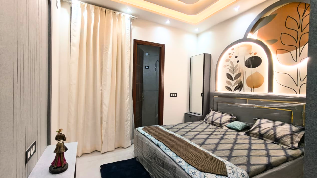 Spacious Front Facing 4 BHK Flat in Mohan Garden, Nawada, Delhi