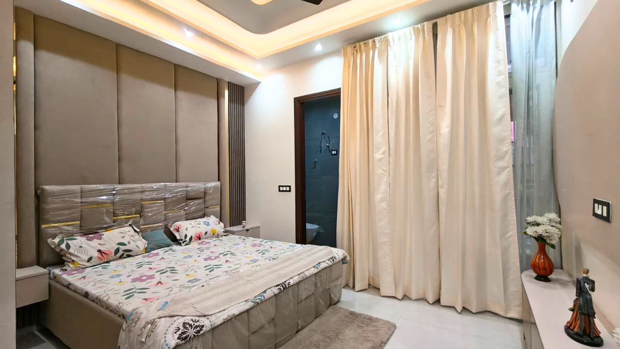 Spacious Front Facing 4 BHK Flat in Mohan Garden, Nawada, Delhi