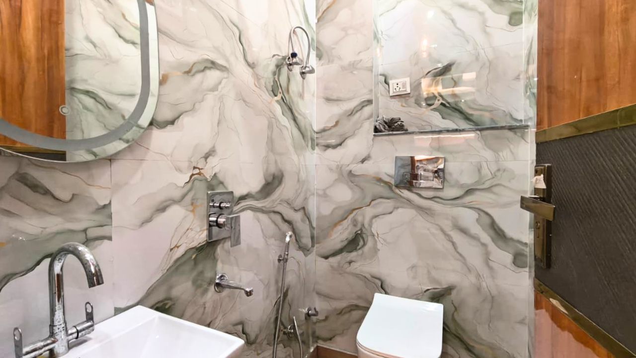 Ready to Move 3BHK Flats in Mohan Garden, Dwarka Mor, Delhi