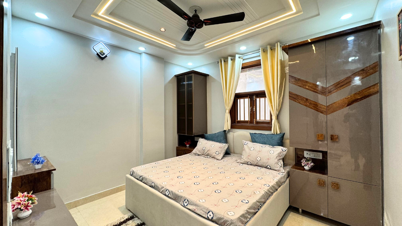 Ready to Move 3 BHK Flat in Niranjan Park, Nangli Metro Station