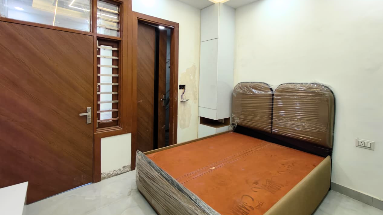 Spacious 2 BHK Flat in Jain Road Dwarka Mor | Near Metro Location