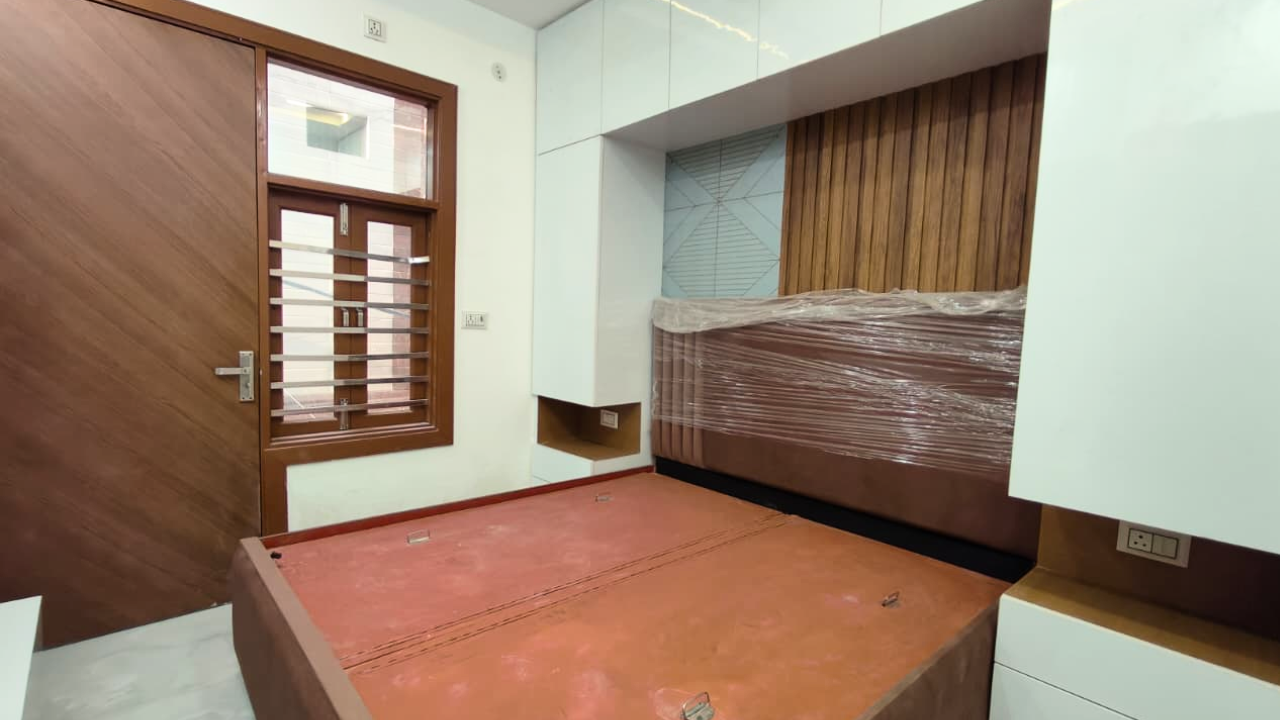 2 BHK Flat on Jain Road Dwarka Mor Delhi | Ready to Move Flat Near Metro