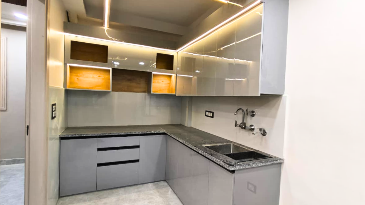 2 BHK Flat in Tilak Enclave Dwarka Mor Near Metro at Affordable Price