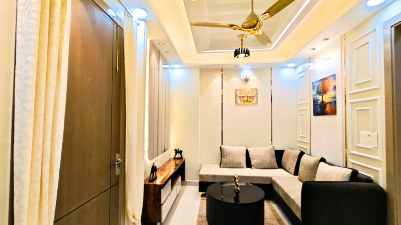 3 BHK Flat in Raksha Enclave Dwarka Mor in Gated Society Near Metro at Best Price