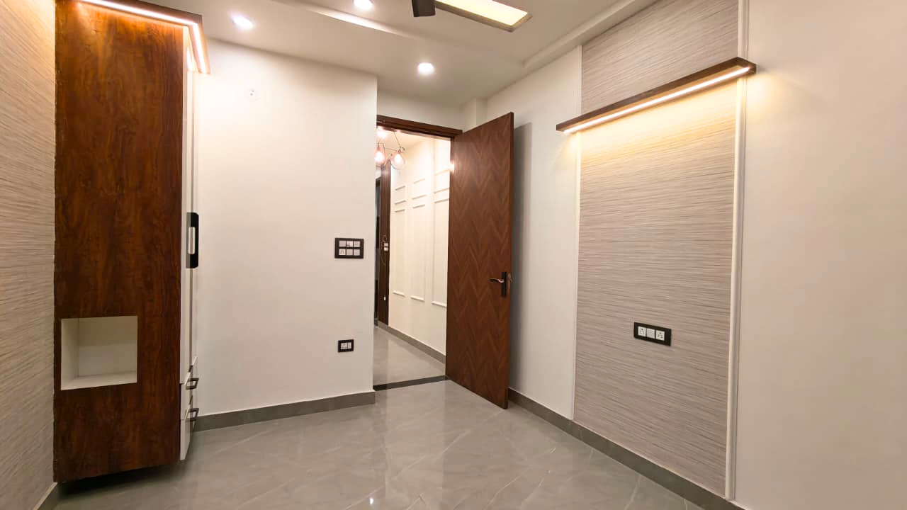 2 BHK Flat Under 40 Lakhs in Dwarka Mor Delhi | Bajaj Enclave Property