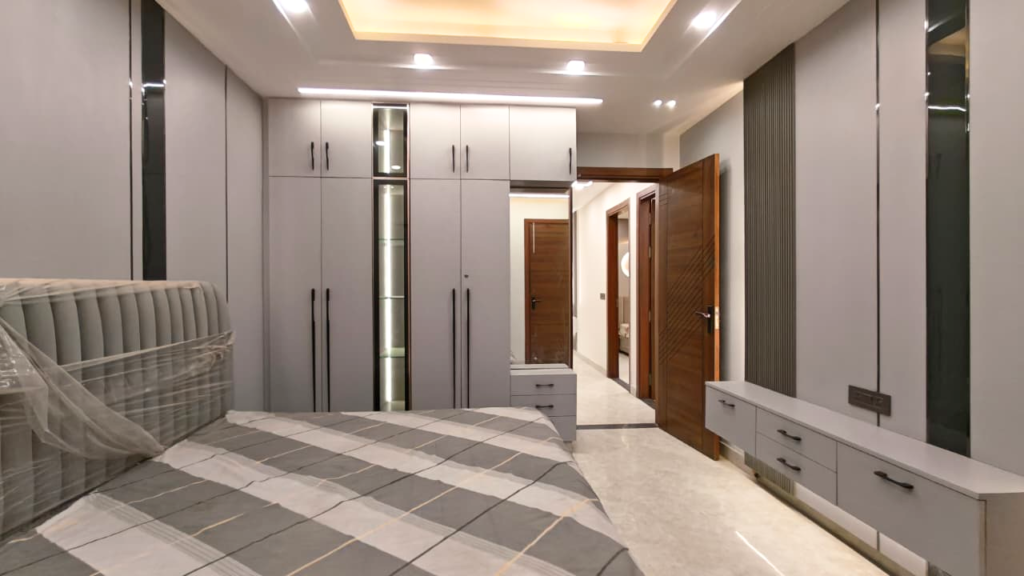 Premium 4 BHK Flat for Sale in Kiran Garden