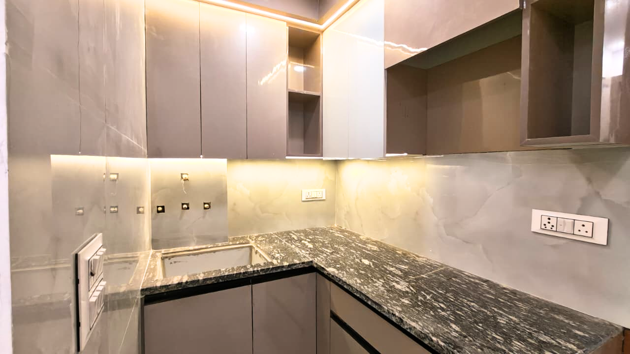 2 Side Open 2 BHK Flat in Jain Road, Mohan Garden Under 35 Lakhs