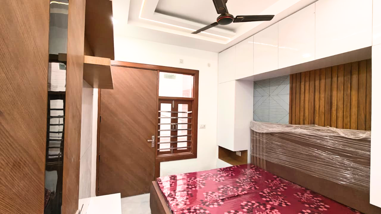 2 Side Open 2 BHK Flat in Jain Road, Mohan Garden Under 35 Lakhs