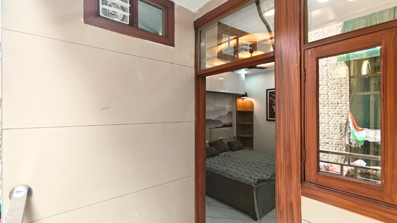 2 BHK Flats for Sale in Uttam Nagar West | Ready to Move Property Near Metro