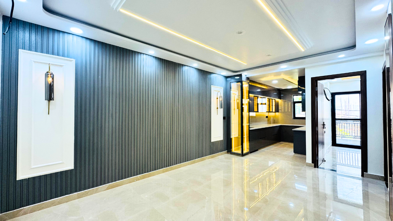 Spacious 3 BHK Independent Floor in Dwarka Mor | Ready to Move Near Metro