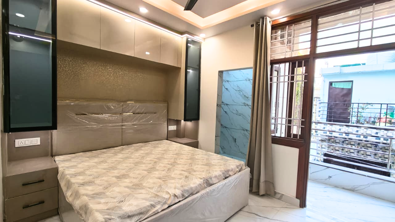 Spacious 2 BHK Flat for Sale in Happy Chowk Mohan Garden Delhi– Prime Location