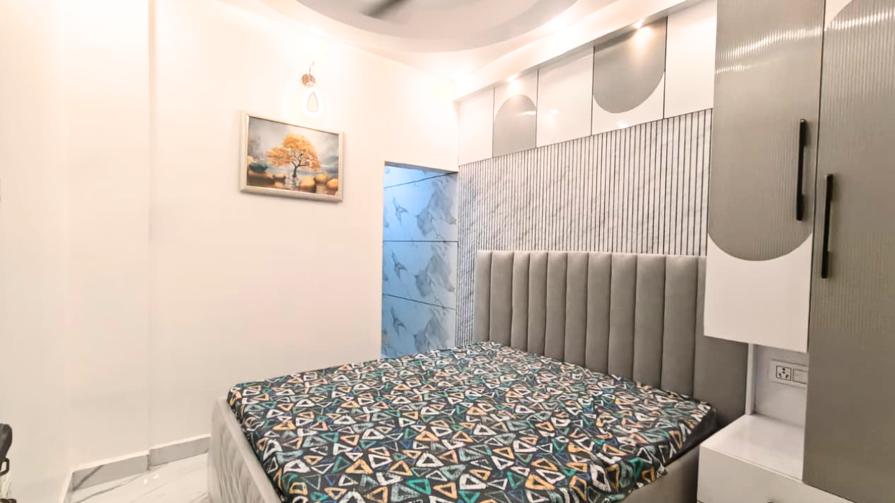 Spacious 2 BHK Flat for Sale in Happy Chowk Mohan Garden Delhi– Prime Location