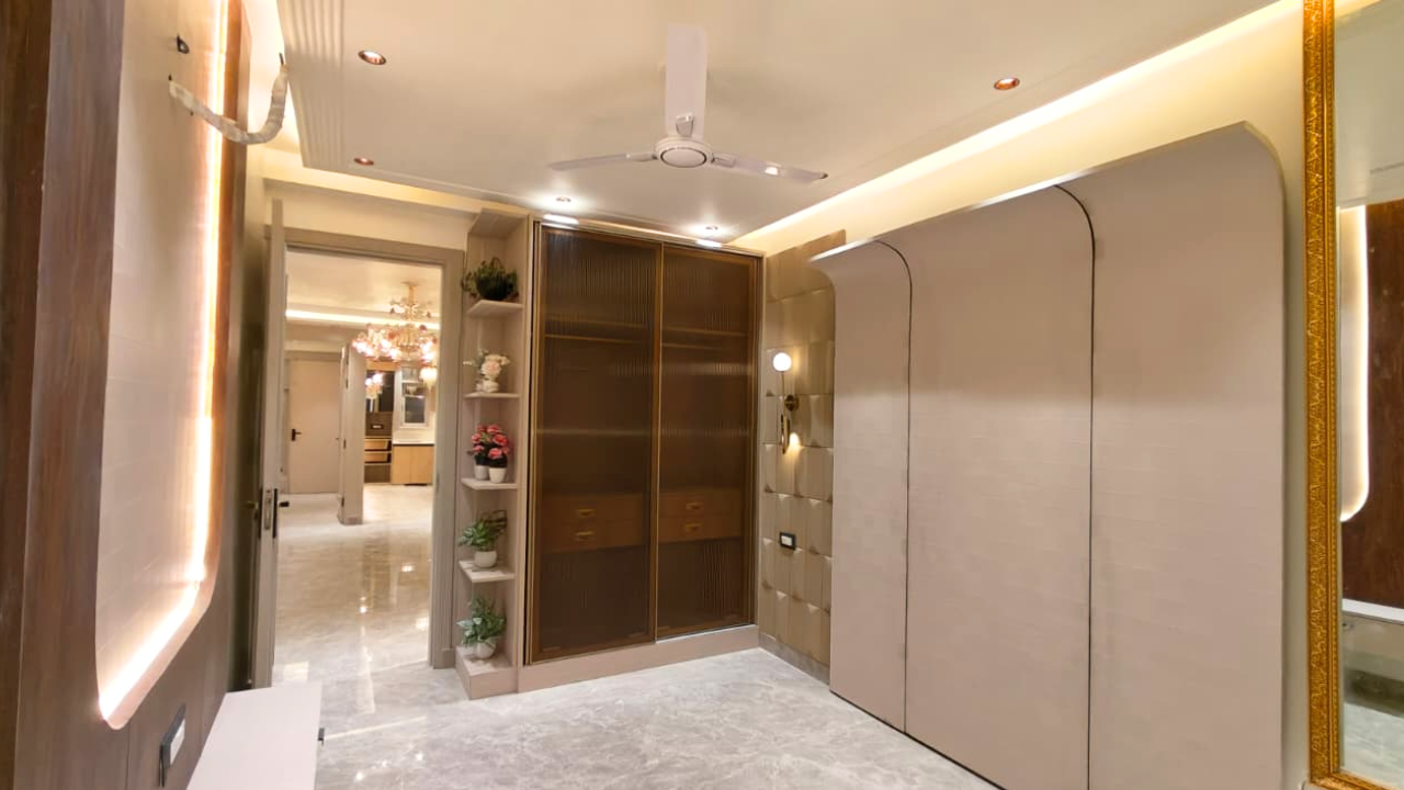 Two Sided Open 3 BHK Flat in Sainik Nagar Near Nawada Metro | Prime Location Home