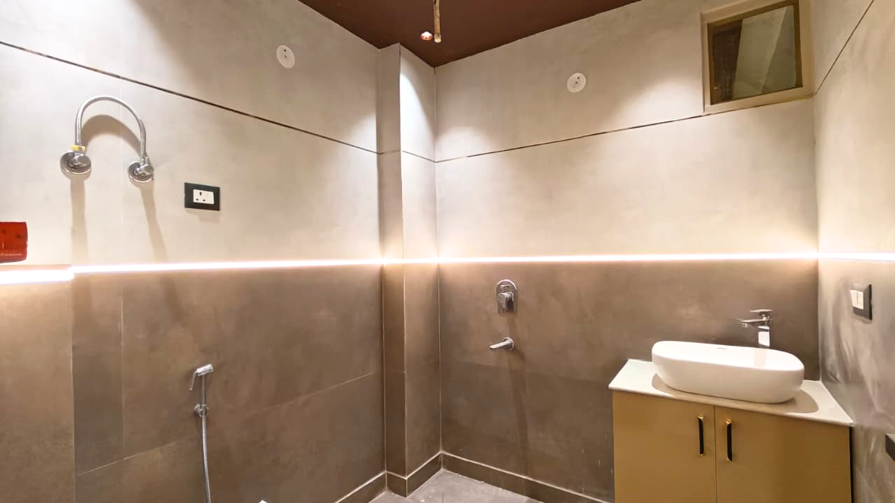 Two Sided Open 3 BHK Flat in Sainik Nagar Near Nawada Metro | Prime Location Home