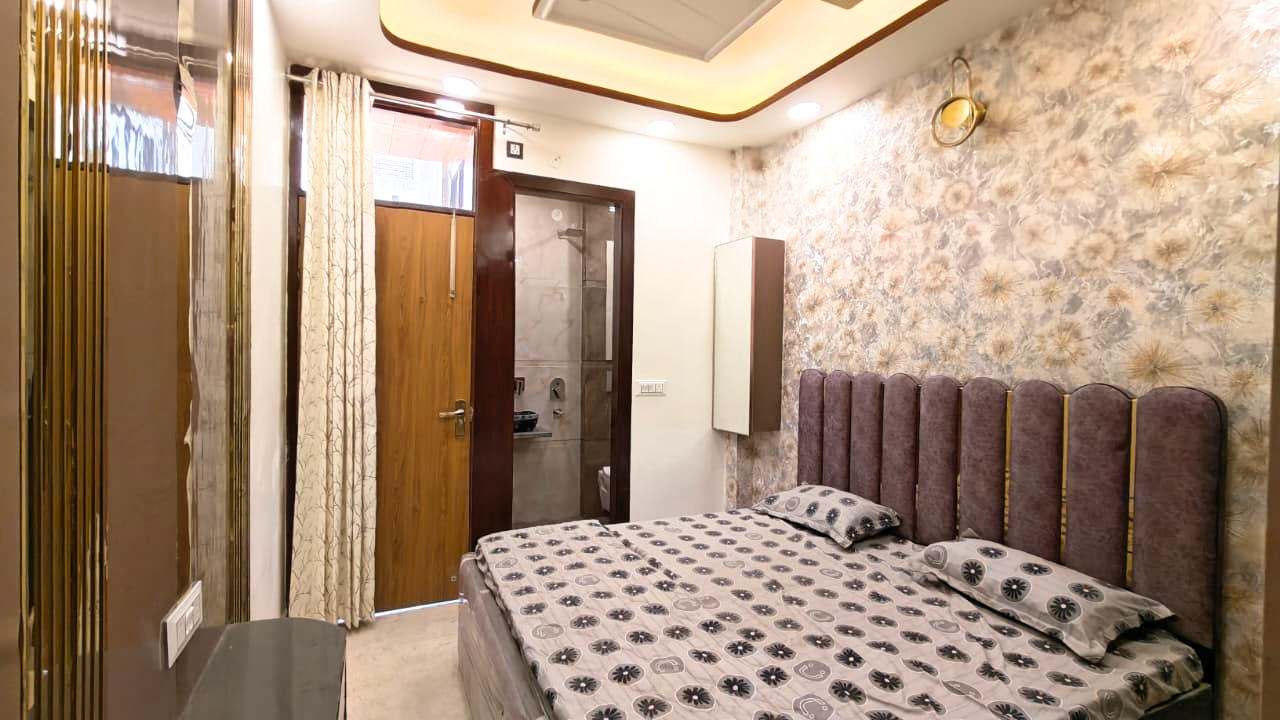 Spacious 3 BHK Flat Near Nawada Metro | Great Connectivity