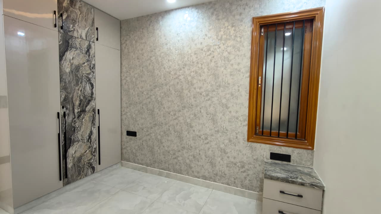 Luxury 4 BHK Flat for Sale in Bhagwati Extension, Dwarka Mo