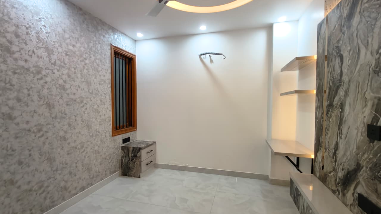 Luxury 4 BHK Flat for Sale in Bhagwati Extension, Dwarka Mo