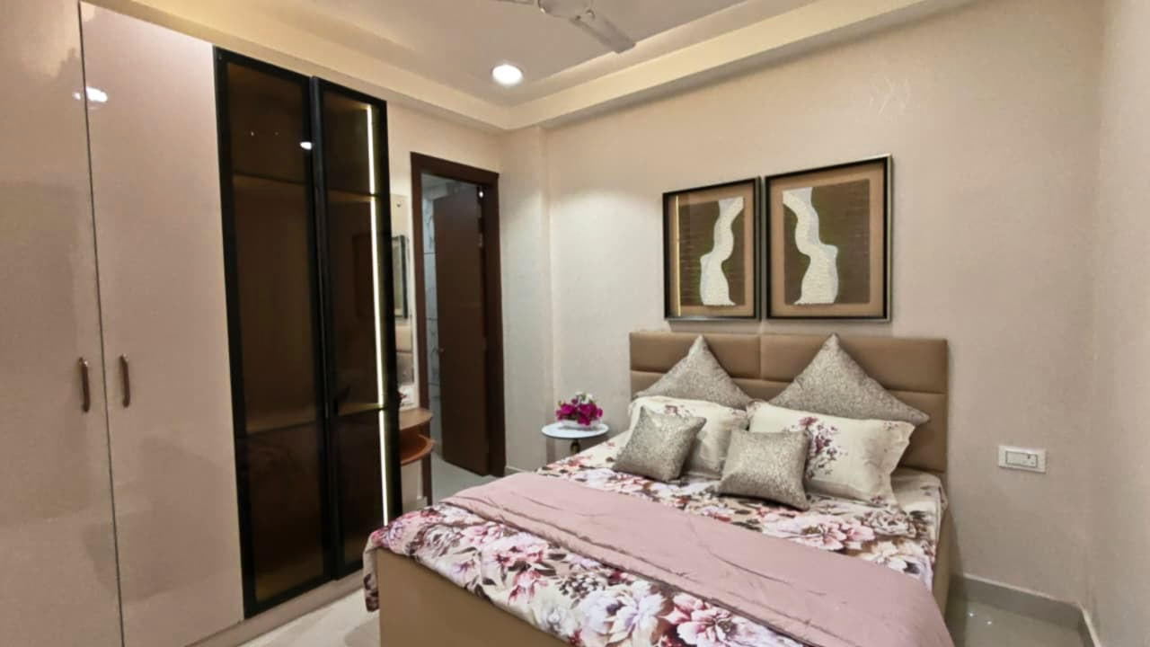 Semi-Furnished 3 BHK Flat for Sale in Mohan Garden, Delhi