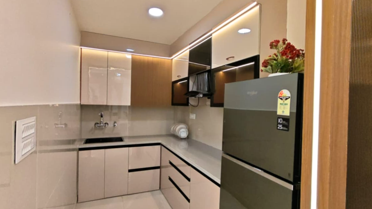 Semi-Furnished 3 BHK Flat for Sale in Mohan Garden, Delhi