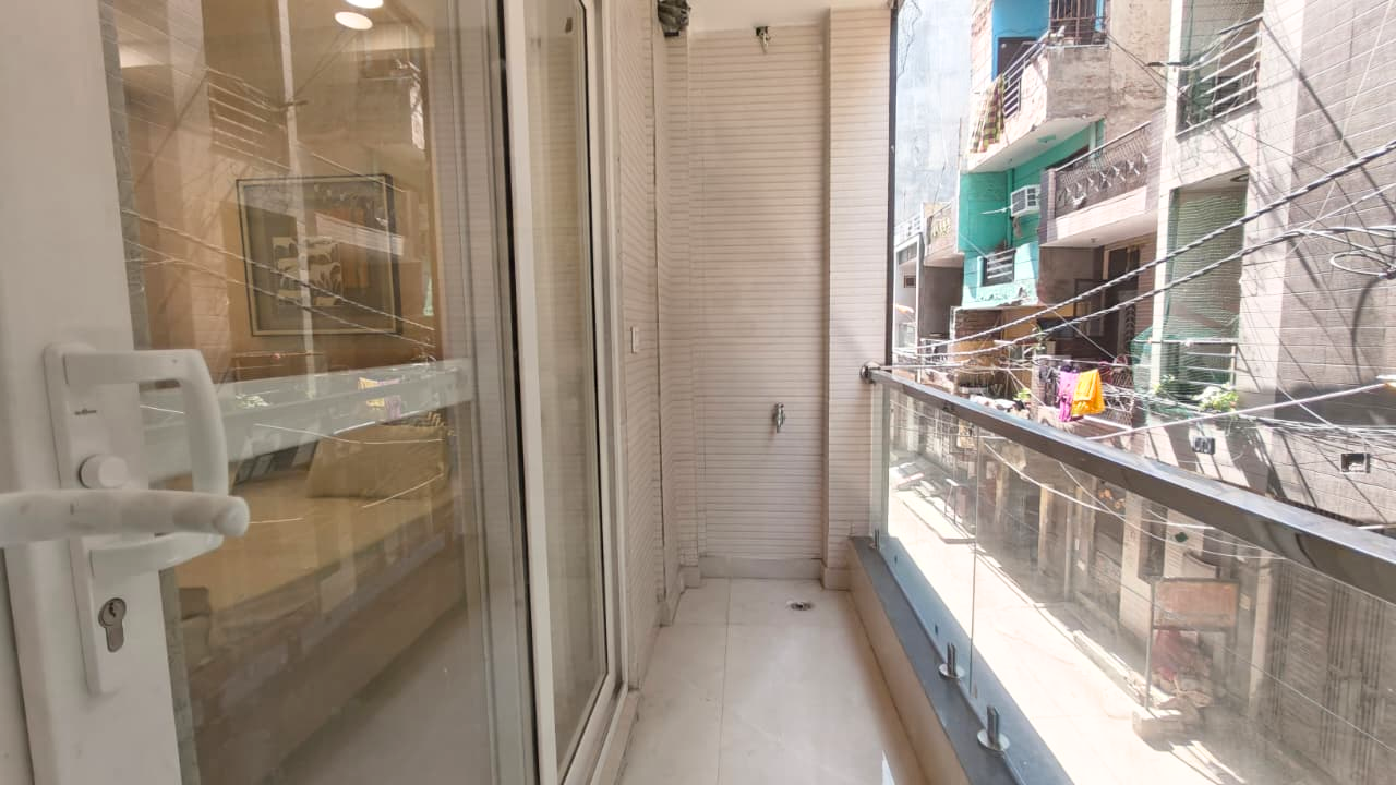 Semi-Furnished 3 BHK Flat for Sale in Mohan Garden, Delhi