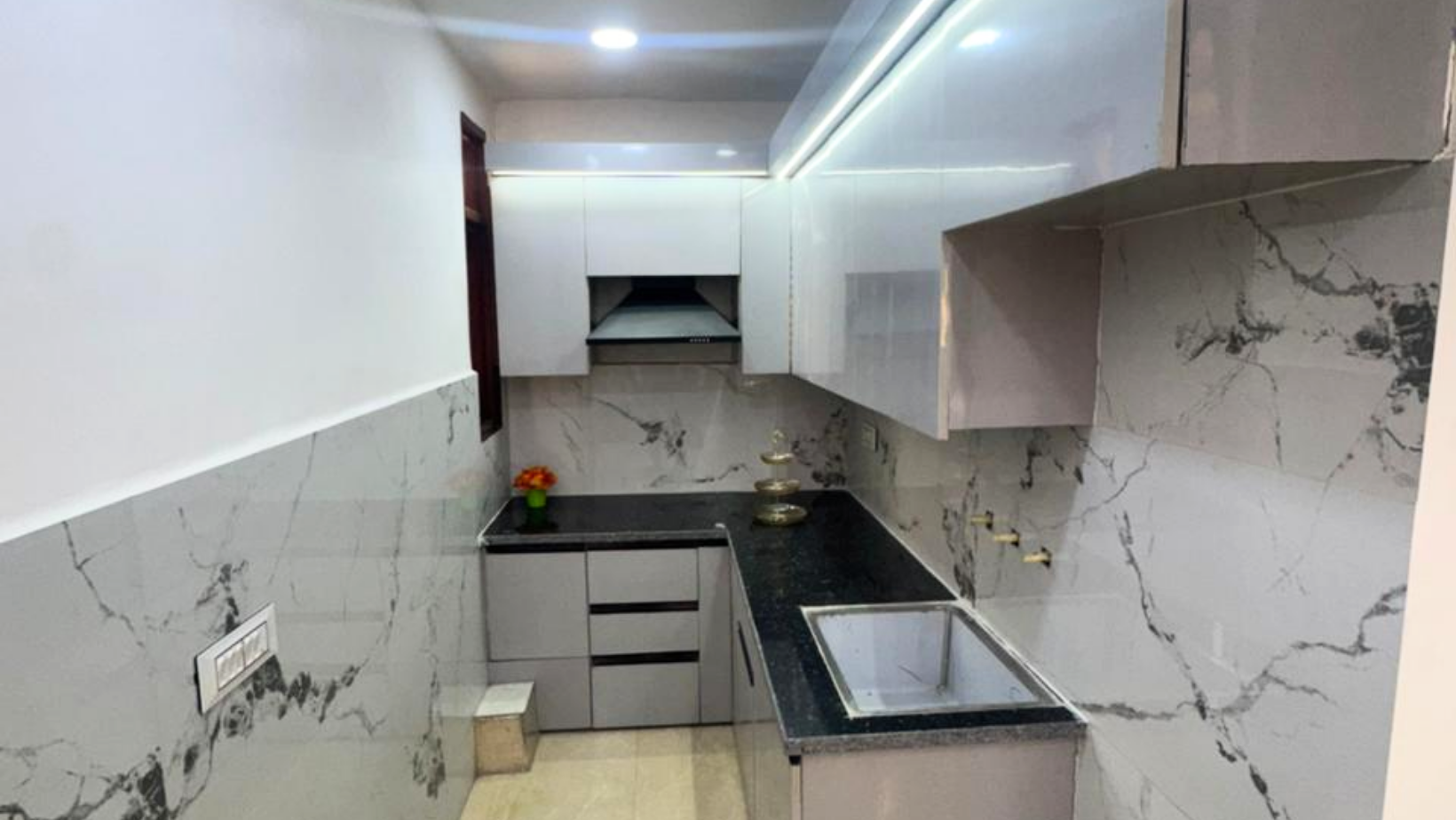 Premium 3BHK Flat in Dwarka Mor, Delhi | Front Side Unit