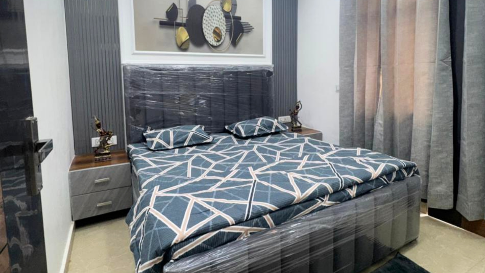 Premium 3BHK Flat in Dwarka Mor, Delhi | Front Side Unit