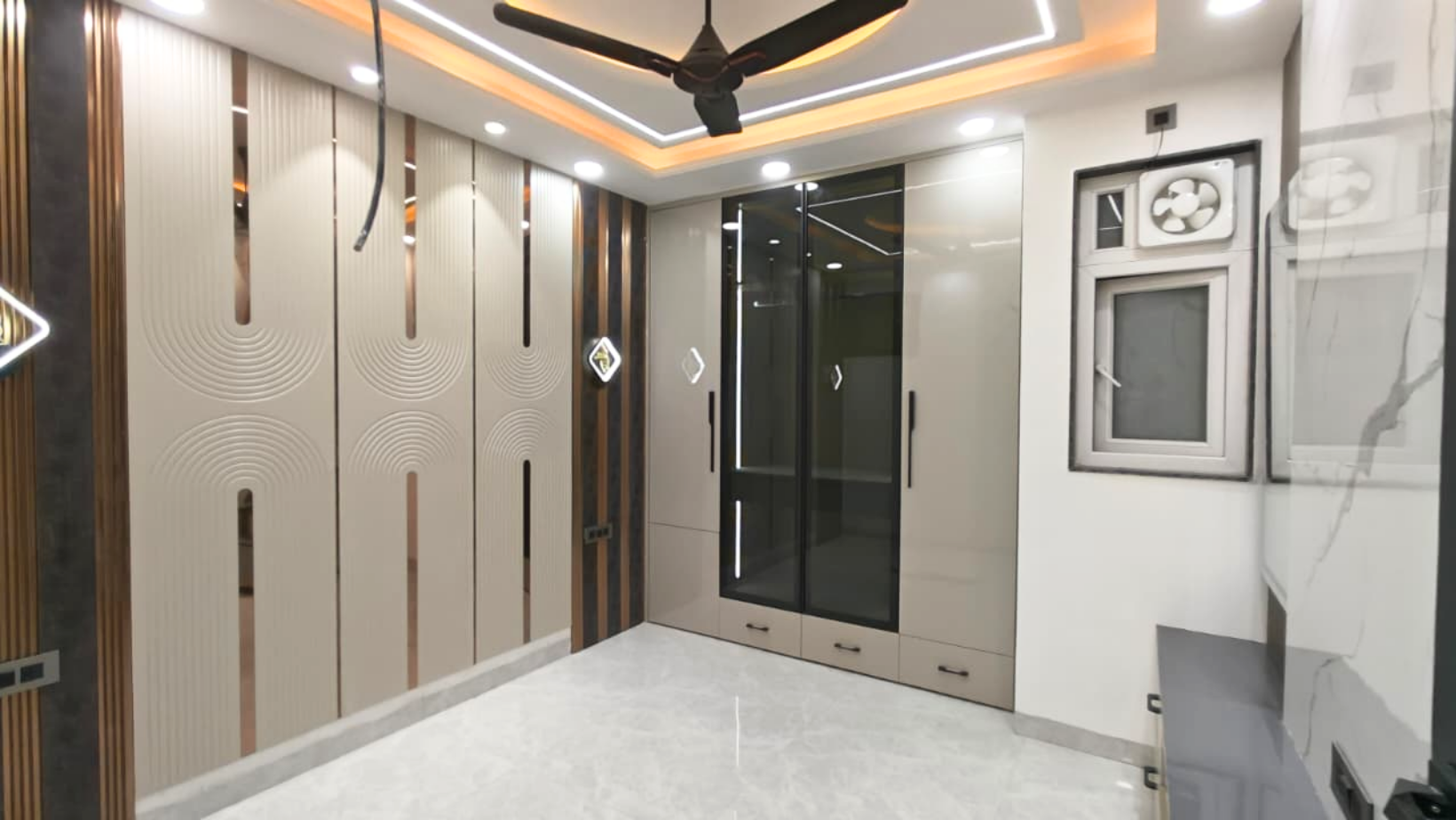 Spacious 3 BHK Flat for Sale in Jain Road, Mohan Garden | Near Nawada Metro, West Delhi