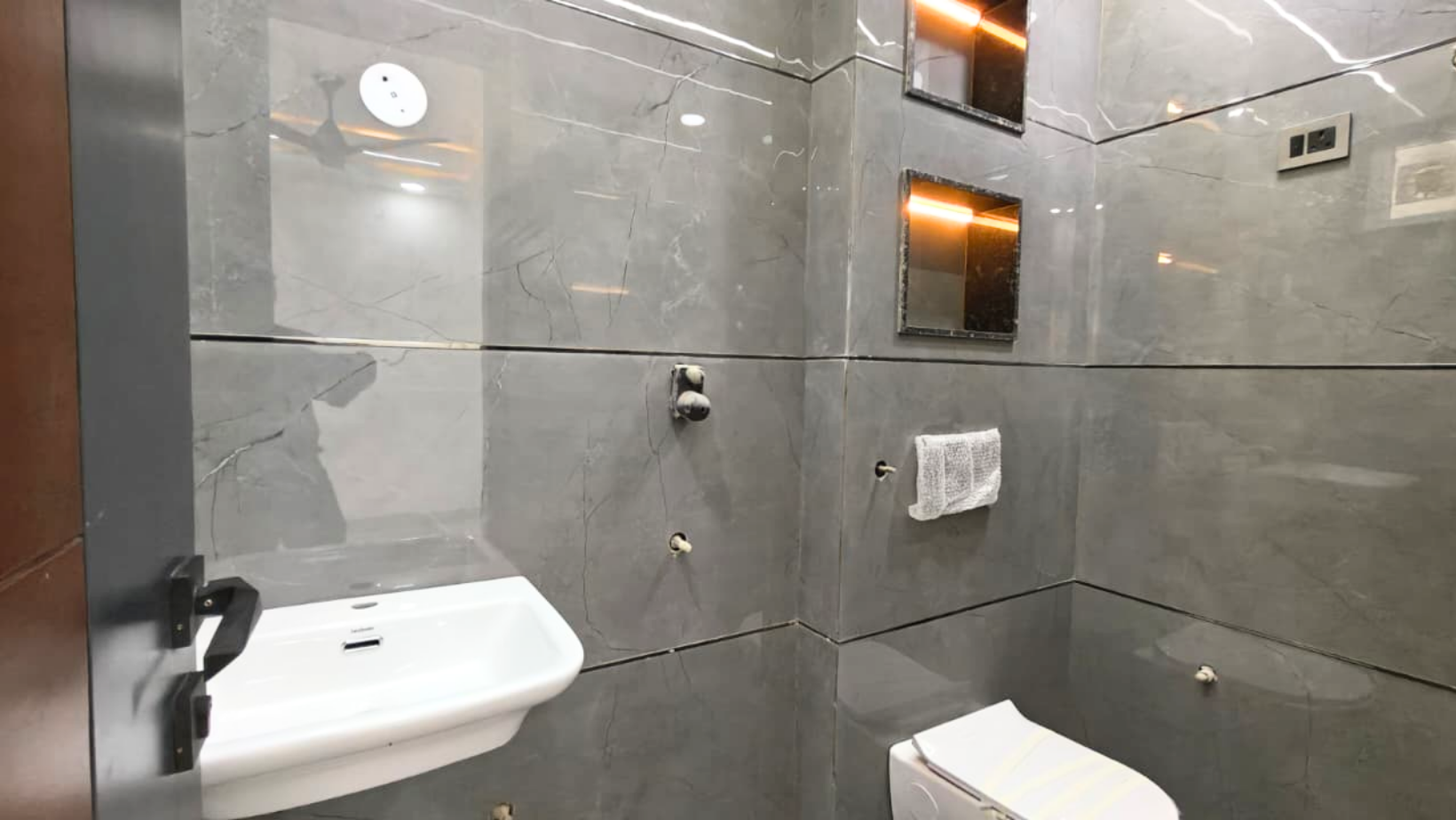 Spacious 3 BHK Flat for Sale in Jain Road, Mohan Garden | Near Nawada Metro, West Delhi