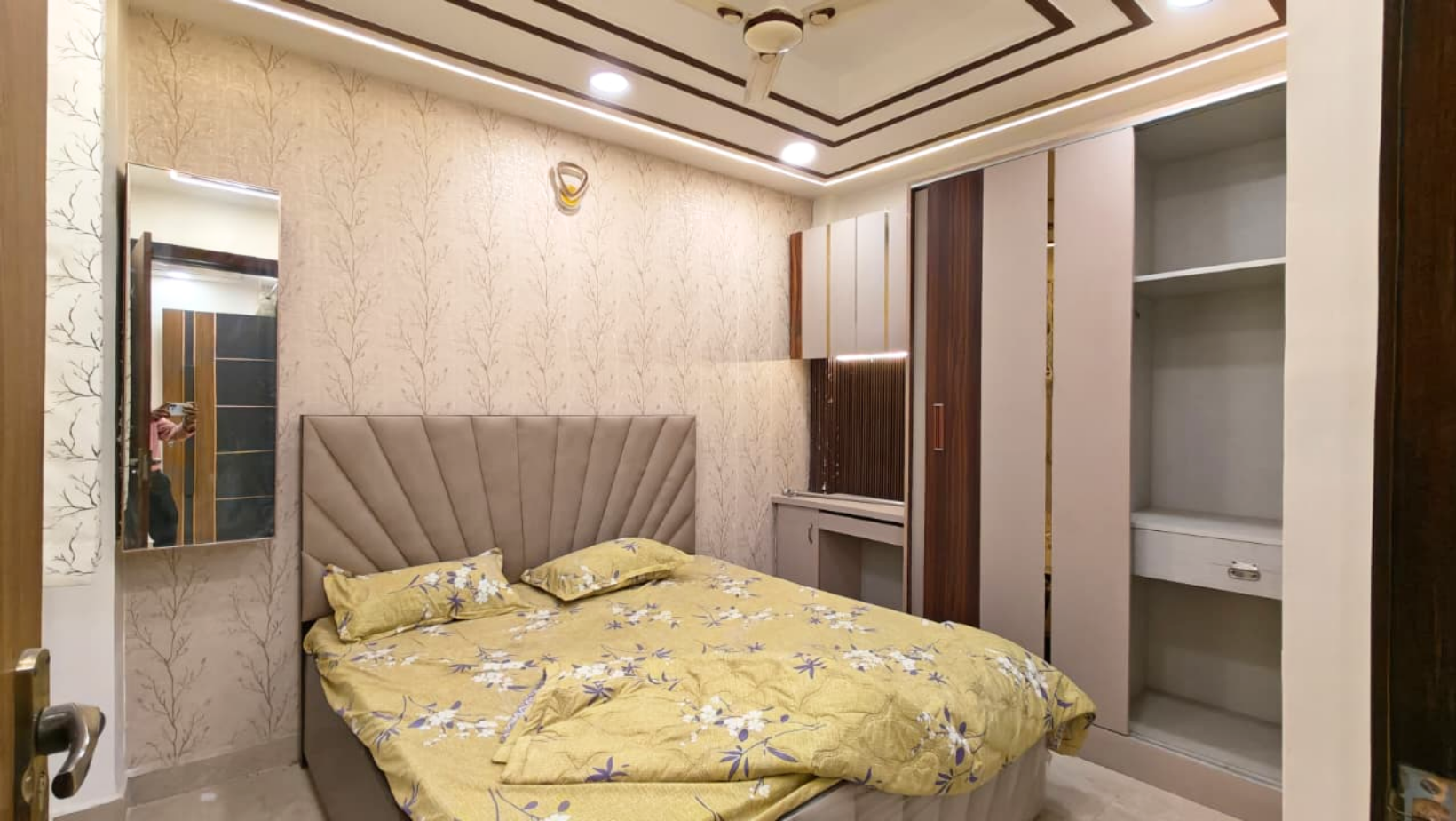 Ready to Move 3 BHK Flat Near Nawada Metro | Best Deal in Delhi