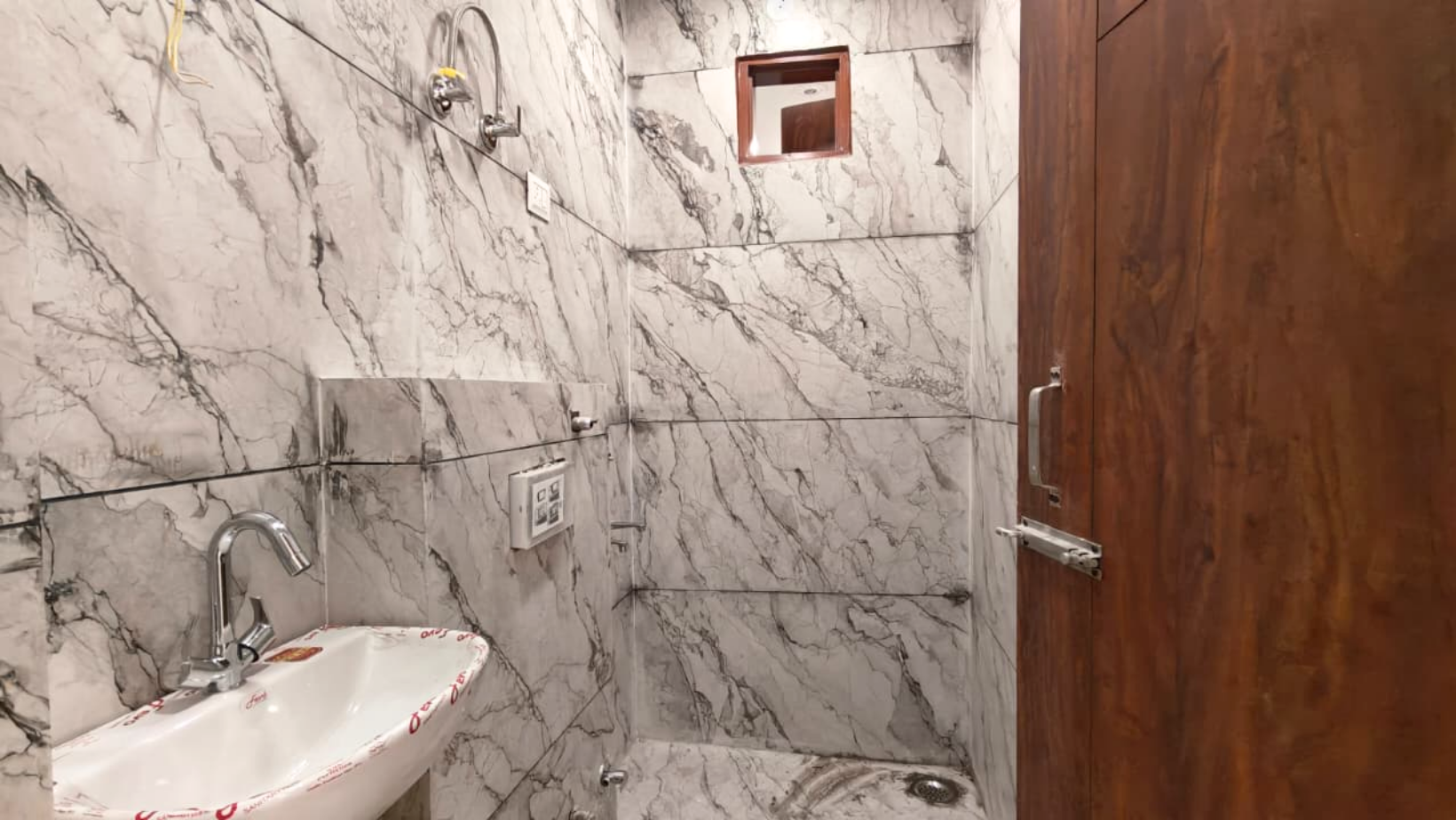 Ready to Move 3 BHK Flat in Mohan Garden Near Nawada Metro | Prime Location