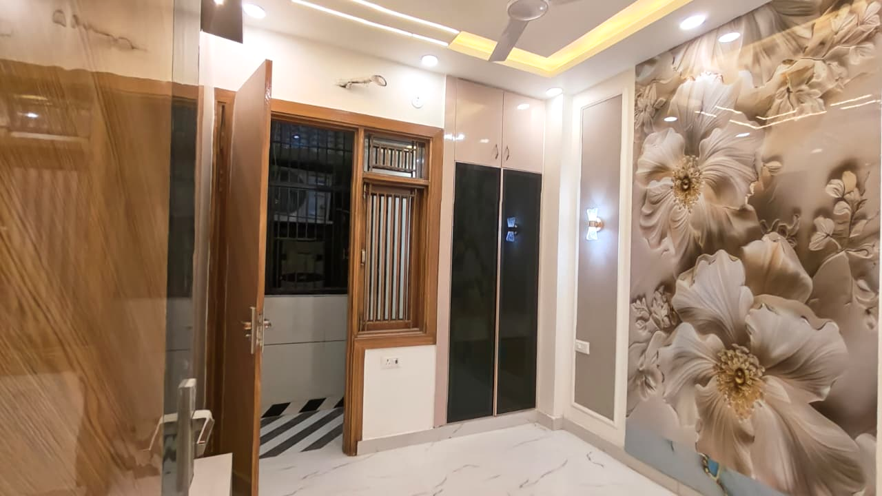 1 BHK Flat in Gurudwara Road Mohan Garden Near Nawada Metro | Affordable Home in Delhi