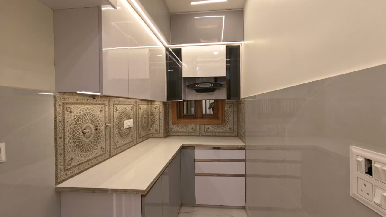 1 BHK Flat in Gurudwara Road Mohan Garden Near Nawada Metro | Affordable Home in Delhi