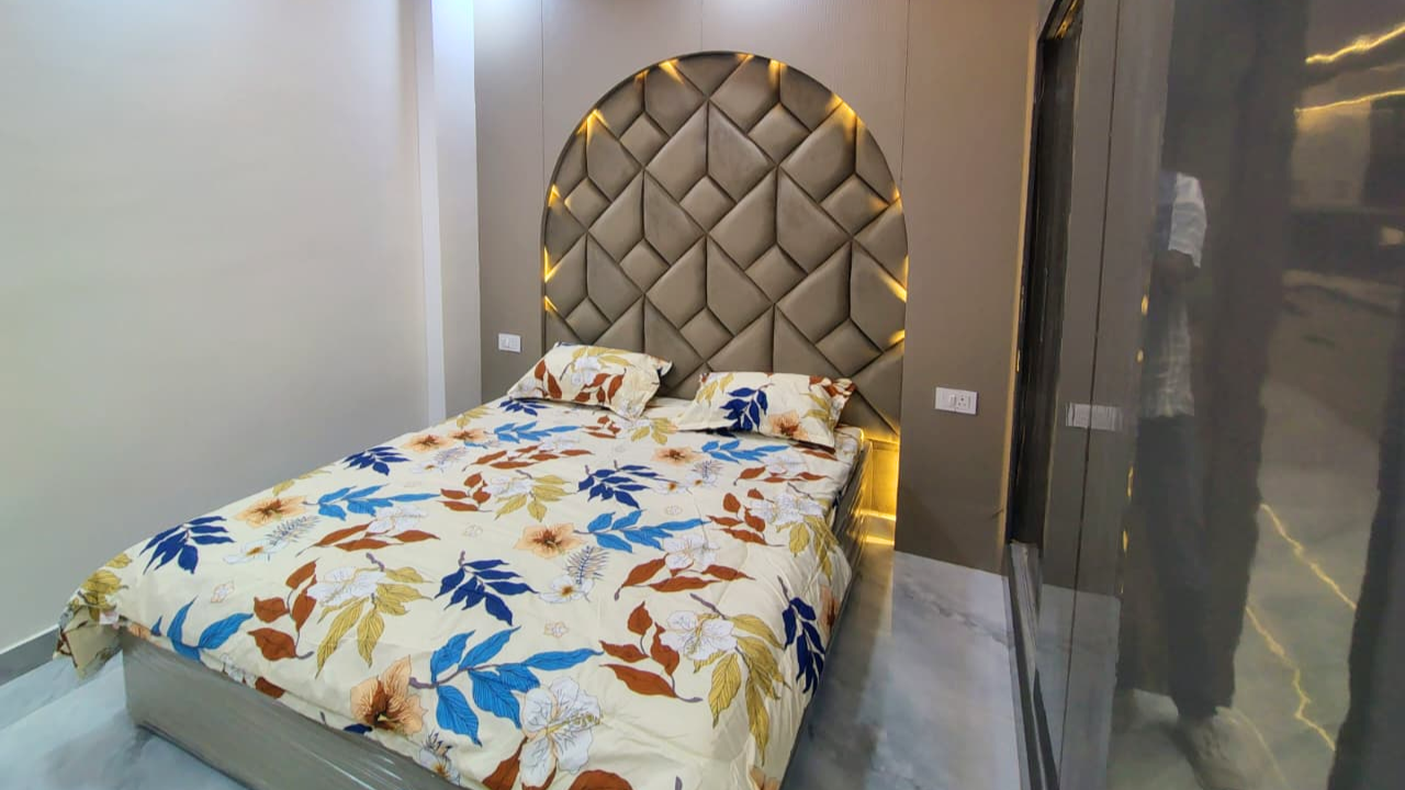 Premium 3 BHK Flats for Sale in Rama Park Dwarka Mor, New Delhi